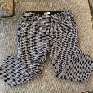 Adrienne Vittadini capri pant. Size 8.